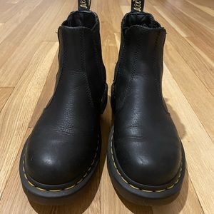 [Dr. Martens] Chelsea Boots